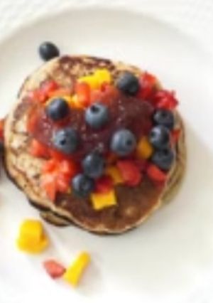 A picture of Healthy fruits pancakes.