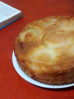 Una foto de Torta invertida de manzanas "DOBLE RECETA"