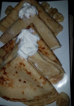A picture of Apple crepes.