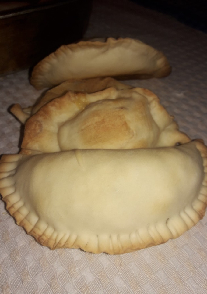 Una foto de Empanadas de pescado (dorado)