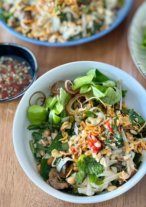 Hình của món Mỳ Quảng trộn.