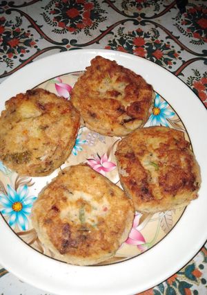 A picture of Aloo ke kabab with mayonnaise filling.