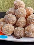 Coconut laddoo