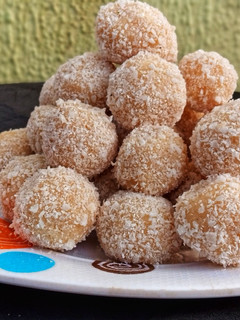 A picture of Coconut laddoo.