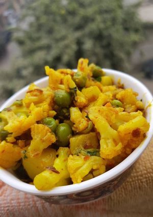 A picture of Aloo gobhi matar(without onion).