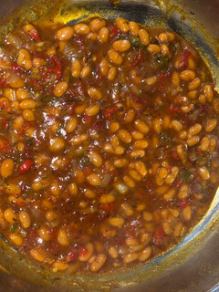 A picture of Baked beans sauce.