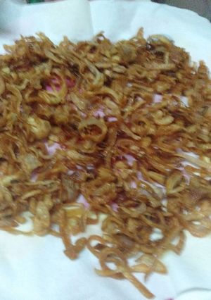Hình của món Hành khô phi giòn.