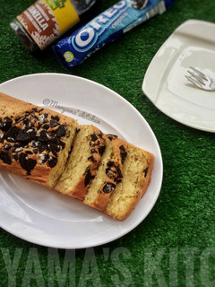 A picture of Oreo vanillah cake loaf.