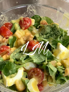 Una foto de Ensalada con vinagreta de mango