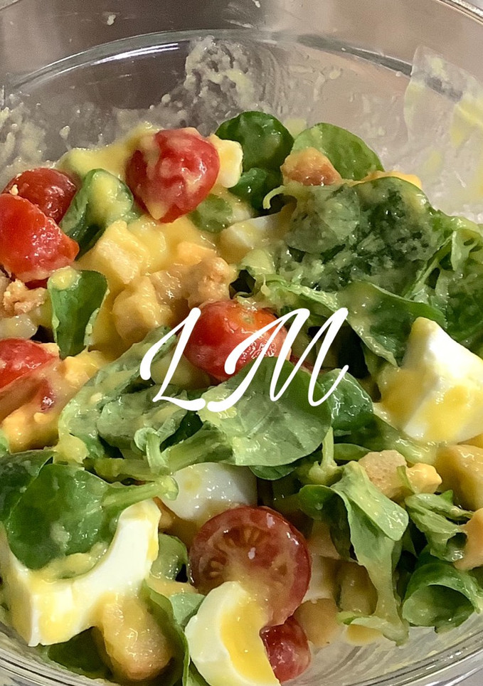 Una foto de Ensalada con vinagreta de mango