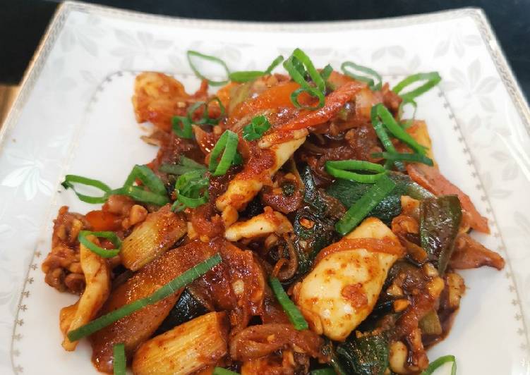 Resep Korean Stir Fried Squid /Ojingeo Bokkeum, Lezat Sekali