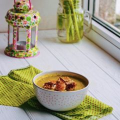 A picture of Vegetable cream soup.