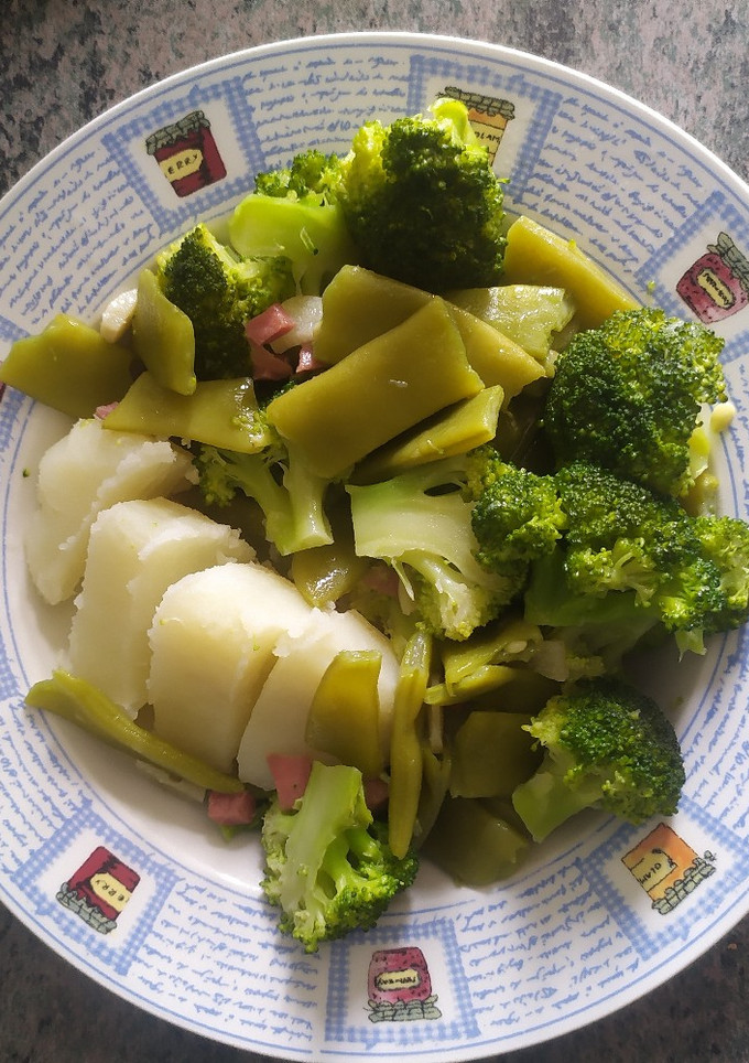 Una foto de Verduras hervidas con jamón