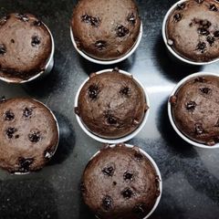 A picture of Choco chips cupcake.