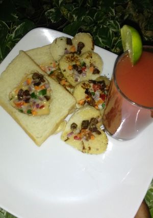 A picture of Egg in a bread hole & Watermelon #Breakfastcontest #Plateaustate.