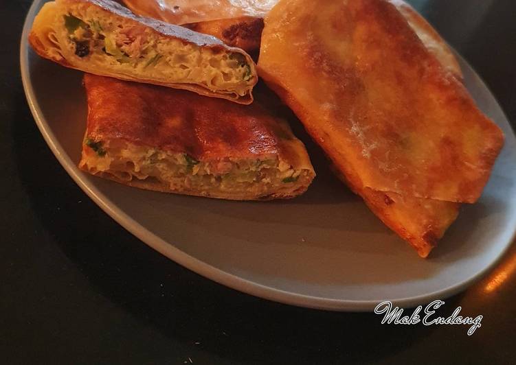 Cara Mudah Menyiapkan Martabak Telur Tuna (Kulit Lumpia) Anti Gagal