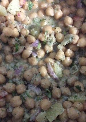 A picture of Channa chaat.