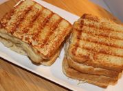 Une photo de roulé pain de mie