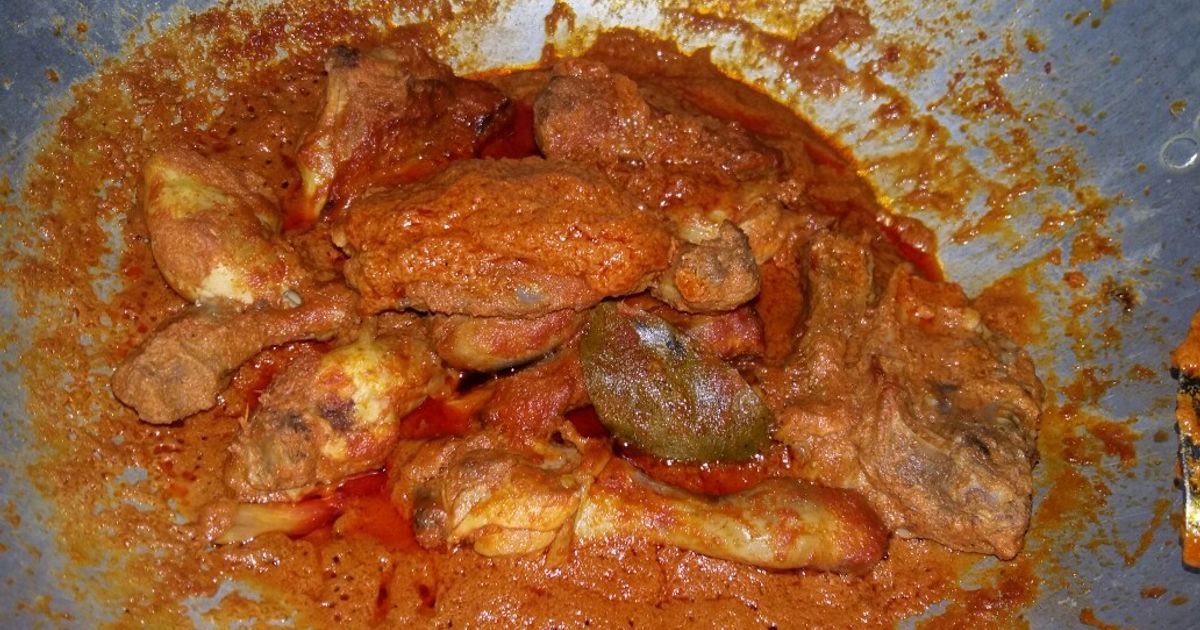 6. Ayam Kalio (Masakan Rumahan)