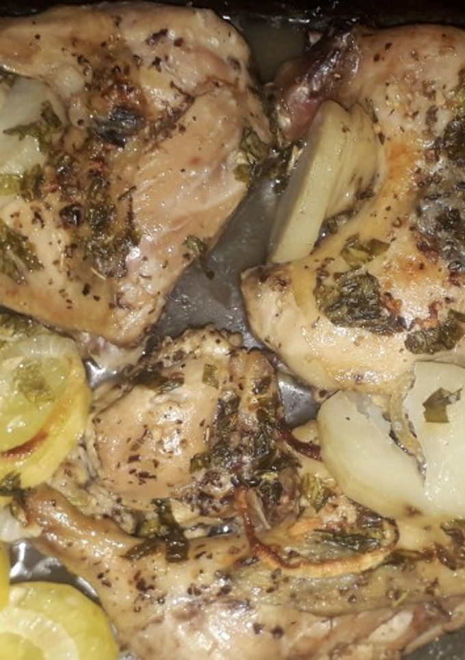 Una foto de Pollo al horno 🍷