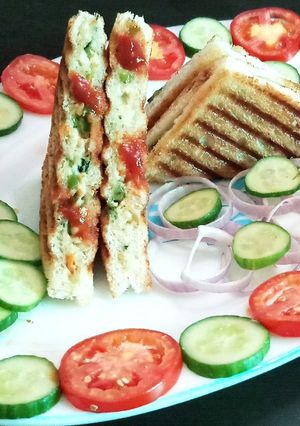 A picture of Paneer Veg Sandwiches.