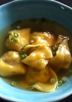A picture of Prawn Wonton Soup.