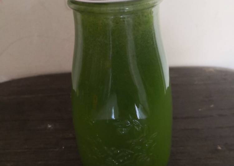 Cold pressed juice green day