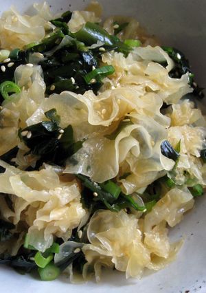 A picture of Snow Fungus & Wakame Salad.
