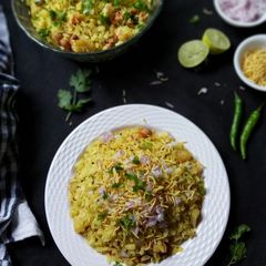 A picture of Indori Poha.