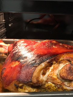 Una foto de Pierna de Cerdo al horno