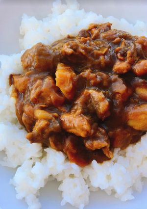 Foto principal de Curry japonés de pollo con calabaza y shiitake