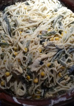 Una foto de Spaghetti con pollo y rajas 😊