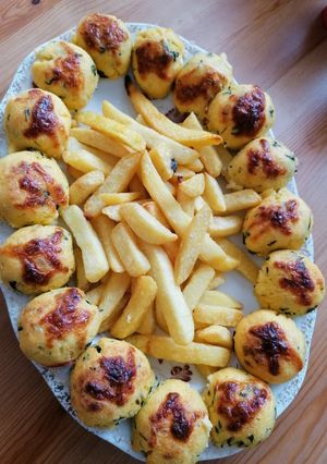 صورة لوصفة كرات سميد الذرة المحشية