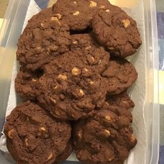 A picture of Chocolate peanut butter cookies #mycookbook.