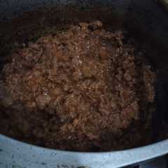 Una foto de Salsa con carne picada fácil😋