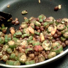 A picture of Quick Ladyfinger chickpea stirfry.