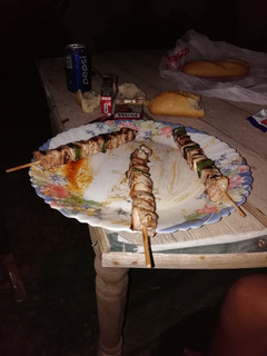Una foto de Brochetas de pollo con pimiento verde