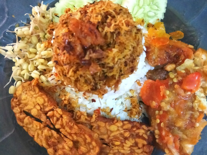 Langkah Mudah untuk Menyiapkan Nasi Ulam + penyet ayam sambel Bledek, Bikin Ngiler