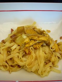 Una foto de Noodles con pollo especiado