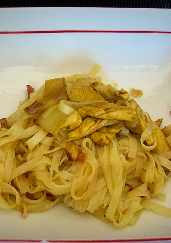 Una foto de Noodles con pollo especiado