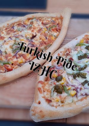 A picture of 🍟🍕Turkish Pide🍕🍟.