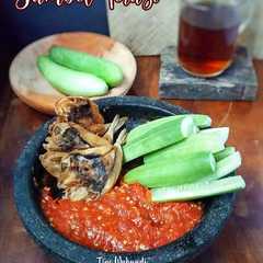 A picture of Sambel Terasi.