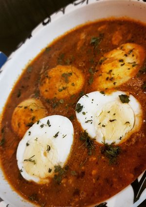 A picture of Egg curry.