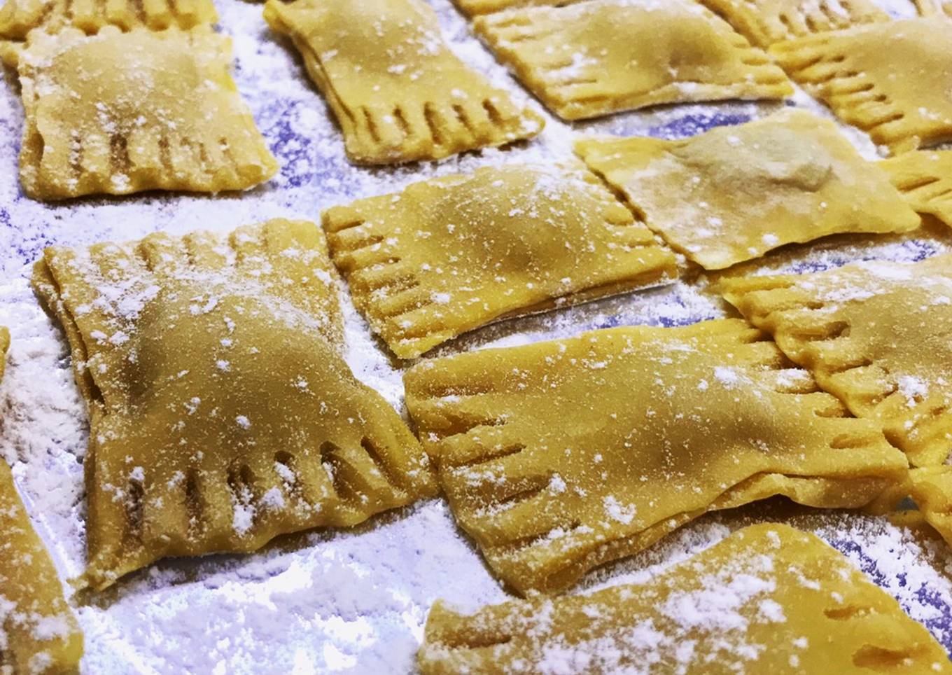 Raviolis caseros de pollo y albahaca 🌿