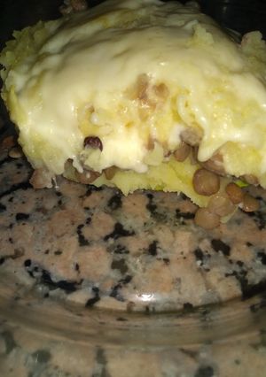 Una foto de Pastel de papa con lentejas