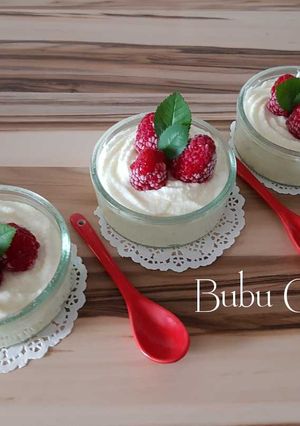 O poză a rețetei Mousse de ciocolata albă.