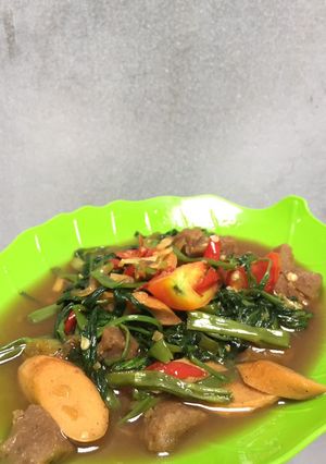 Foto resep Tumis Kangkung Bakso Sosis