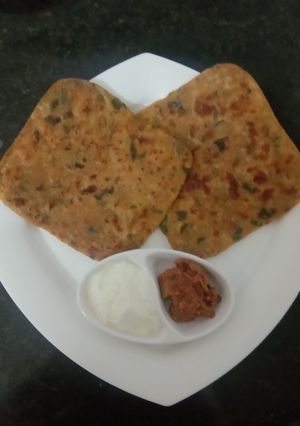 A picture of Dal Chawal Paratha.