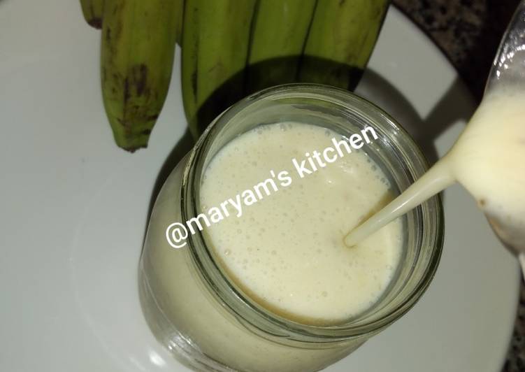Recipe of Any-night-of-the-week Banana milkshake