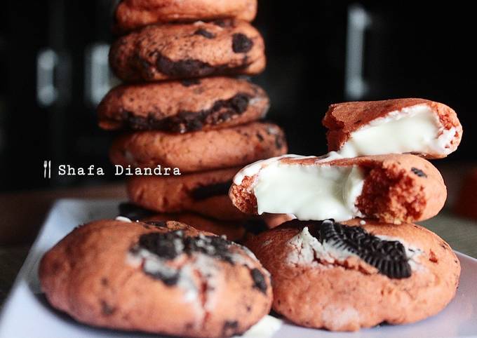 Resep Chewy Red Velvet Oreo Cookies (#dessert lumer)🇮🇩 oleh Shafa Diandra - Cookpad